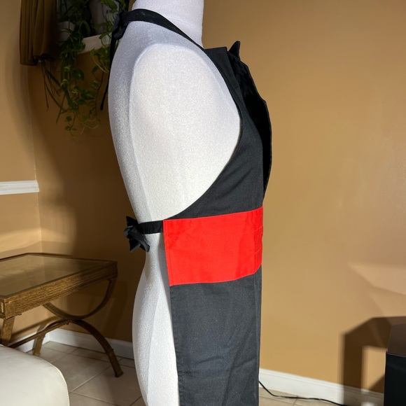 Nicky Kohler For Davida Apron - Picture 7 of 8